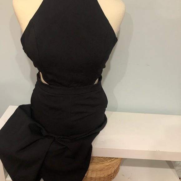 DO+BE One piece halter jumpsuit with side zipper and pockets - Picture 3 of 3